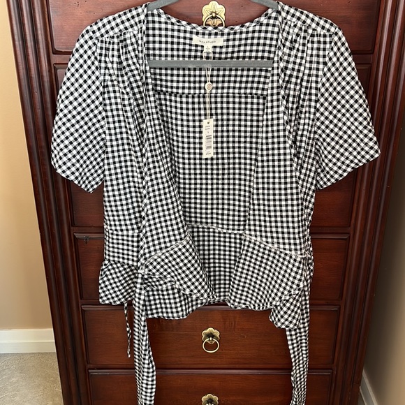 Max Studio Wrap Top - Picture 6 of 12